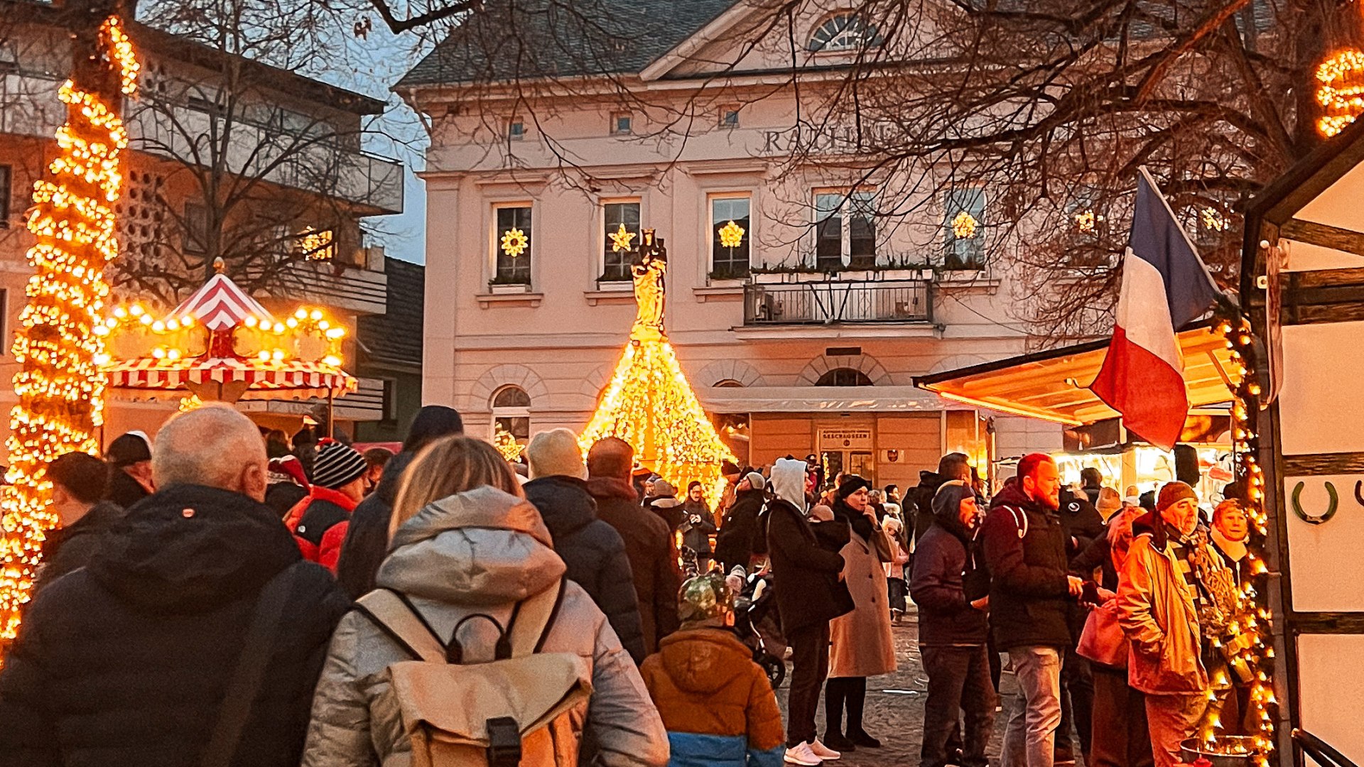 Nikolausmarkt Remagen | © Lisa Althoff/Stadt Remagen Nikolausmarkt Remagen | © Lisa Althoff/Stadt Remagen