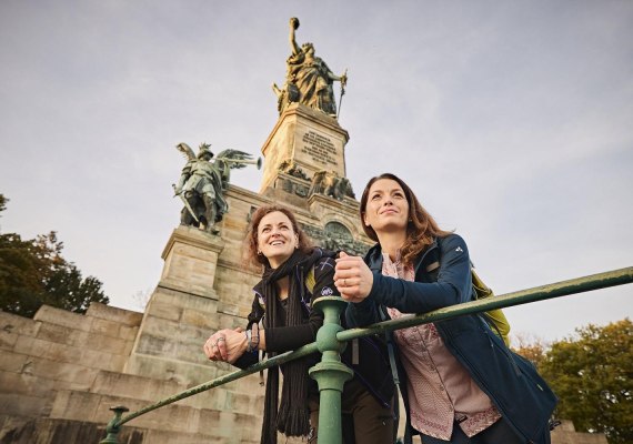 Wandern zum Niederwalddenkmal | &copy; Marco Rothbrust-Romantischer Rhein Tourismus GmbH