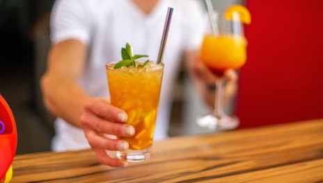 SUNDATE Cuvée Lounge DJ Ghost Cocktails | © DIEHLs Hotel