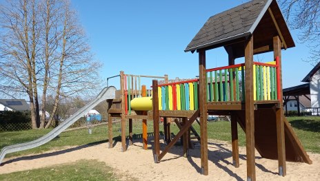 Spielplatz mit Rutsche | © C. Vogt