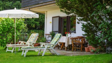 Außensitzplatz | © Brigitte Reuter-Schneider Außensitzplatz | © Brigitte Reuter-Schneider