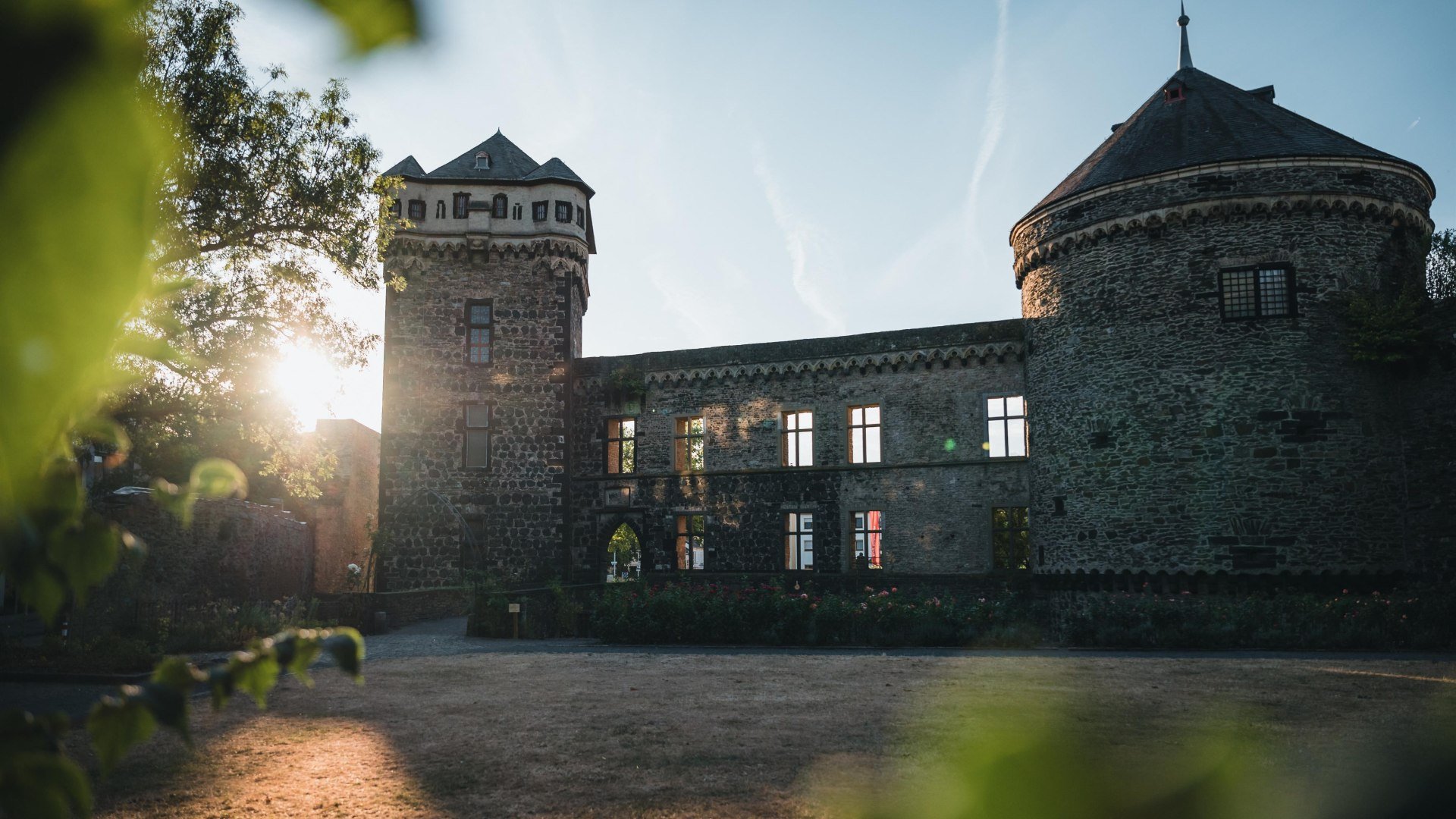 Stadtburg Sonnenaufgang | © Christoph Partsch Stadtburg Sonnenaufgang | © Christoph Partsch