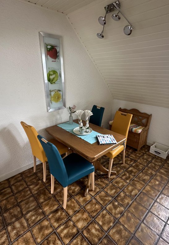 Esstisch in der K&uuml;che | &copy; Hedi Sommers