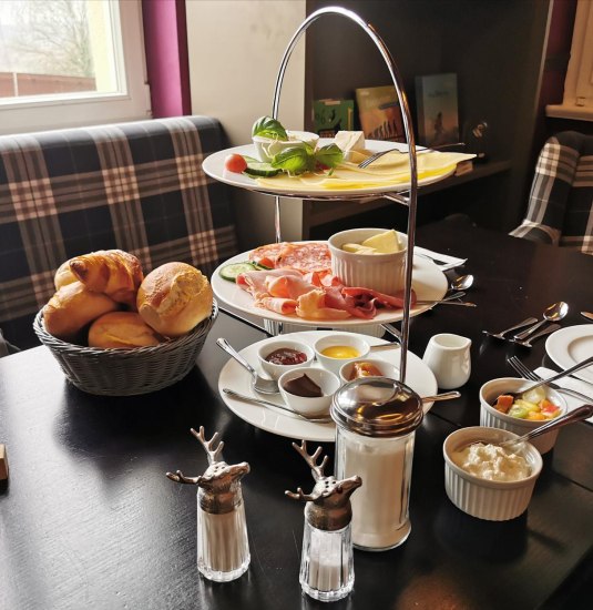 Fr&uuml;hst&uuml;ck | &copy; LEIZA/A.-L.Rosenthal