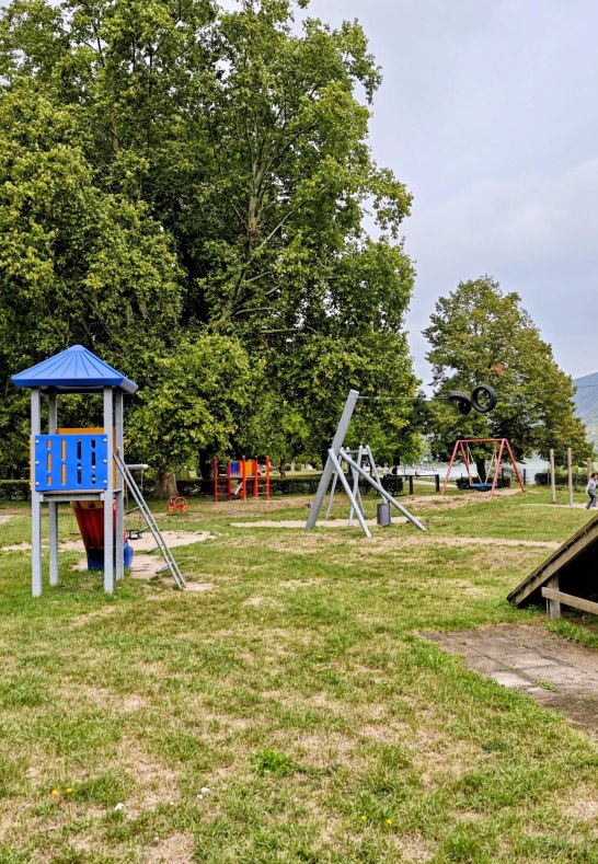 Aire de jeux au bord du Rhin &ndash; promenade de Bacharach | &copy; Moock