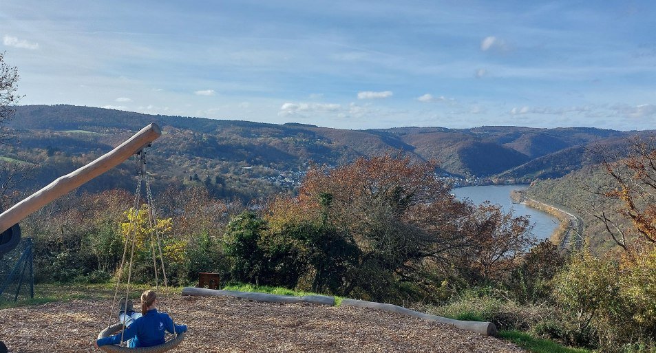 Karagarmschaukel | &copy; Yvonne Herhold