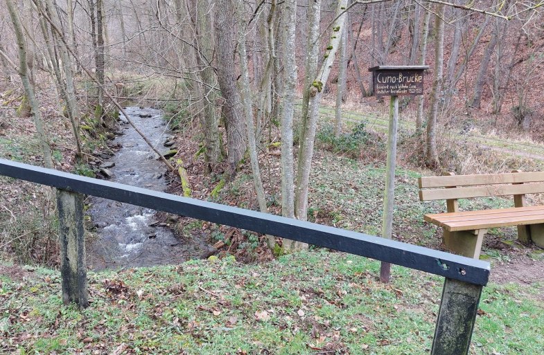 Brücke mit Ruhebank | © T. Biersch Brücke mit Ruhebank | © T. Biersch