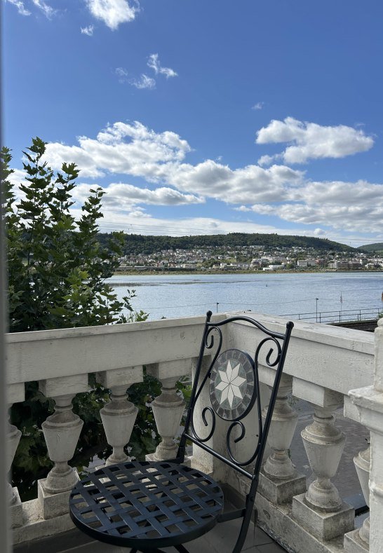 20250822_100126268_iOS | &copy; &copy; 2025 LaBed