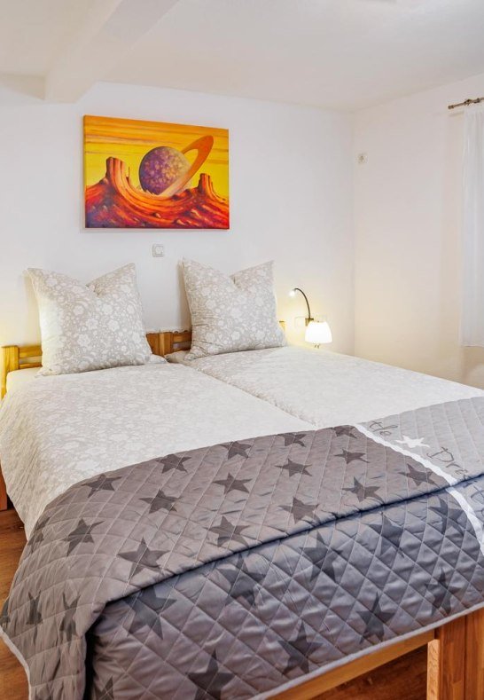 3. Doppelbett Schlafzimmer im Erdgeschoss © SD | © Copyright/Quelle: Familie Decker, Oberwesel