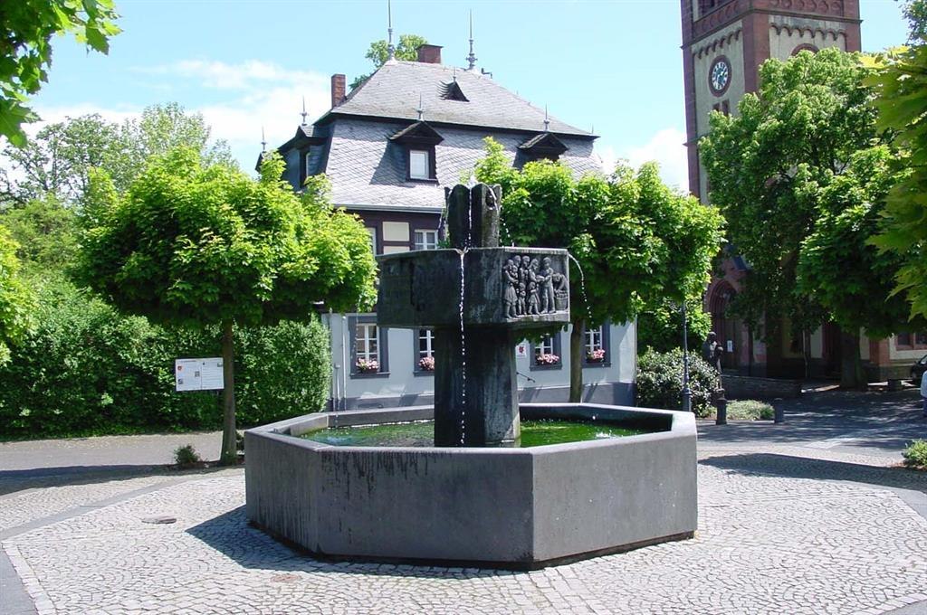 Walpotplatz Brunnen | © Verbandsgemeinde Weißenthurm Walpotplatz Brunnen | © Verbandsgemeinde Weißenthurm