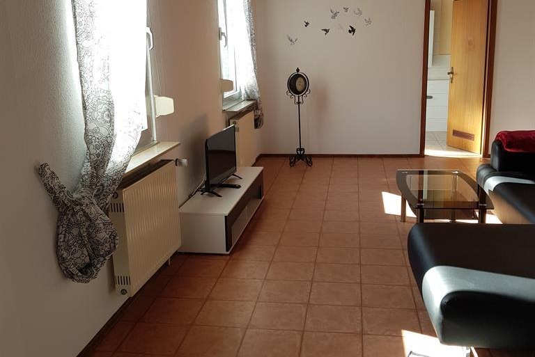 Wohnzimmer Fensterseite | &copy; Leistungstr&auml;ger M&uuml;ller