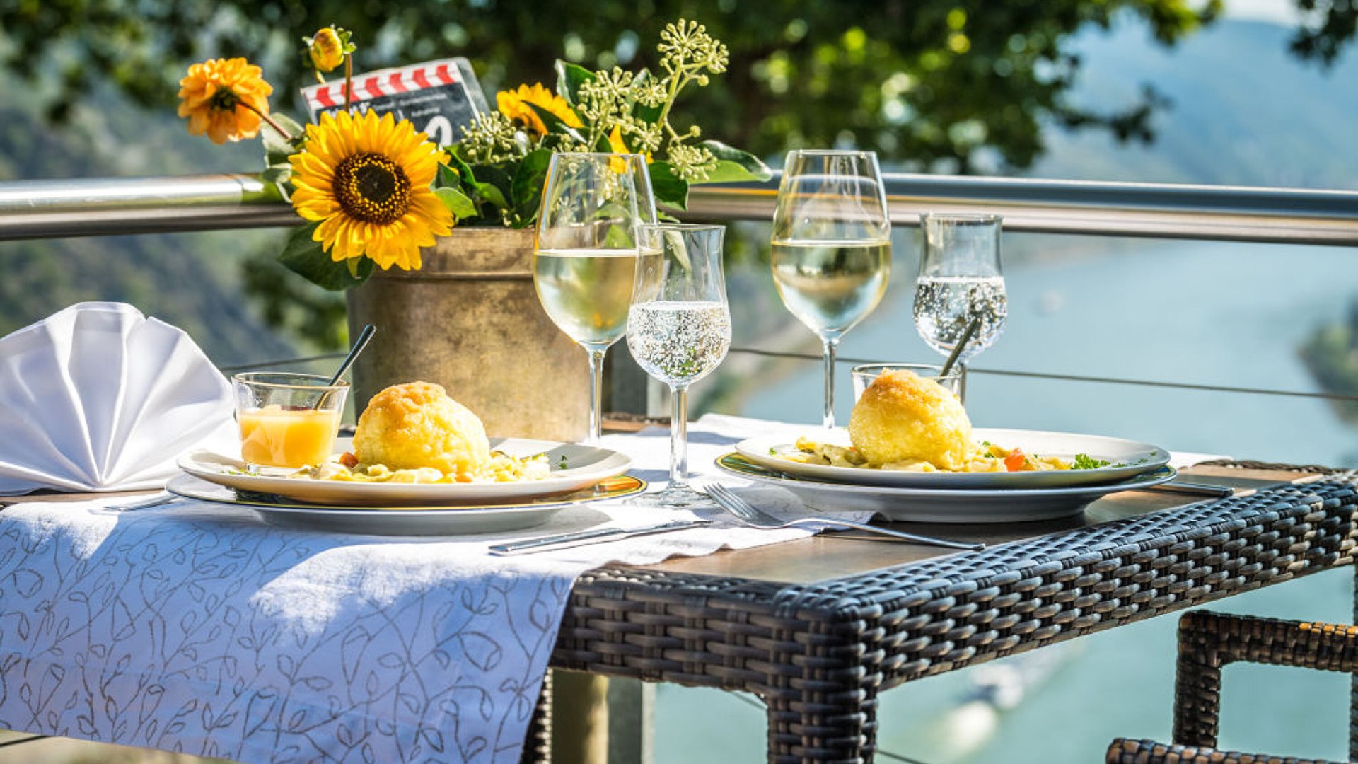 Sommerliches kulinarisches Vergn&uuml;gen | &copy; Dominik Ketz/Rheinland-Pfalz Tourismus GmbH