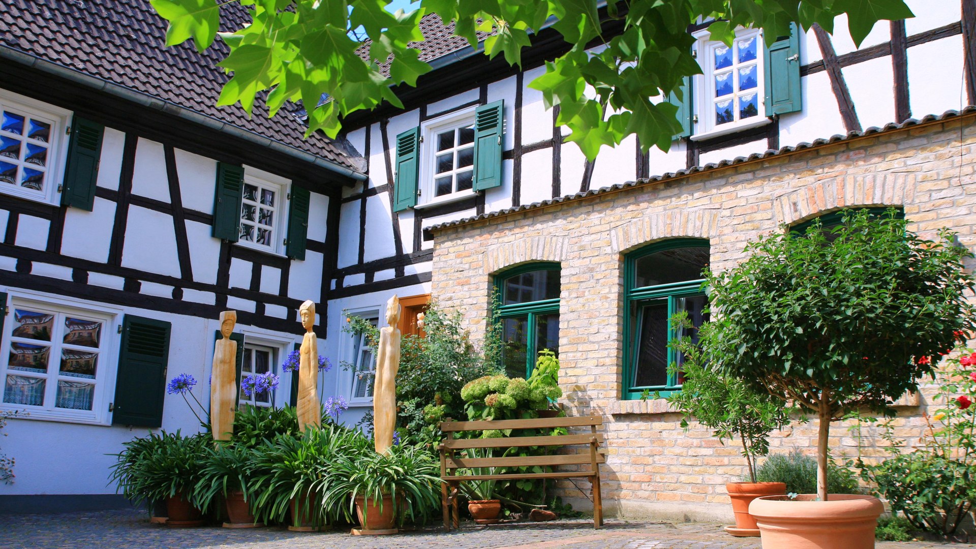 13 | &copy; Weingut Friesenhahn