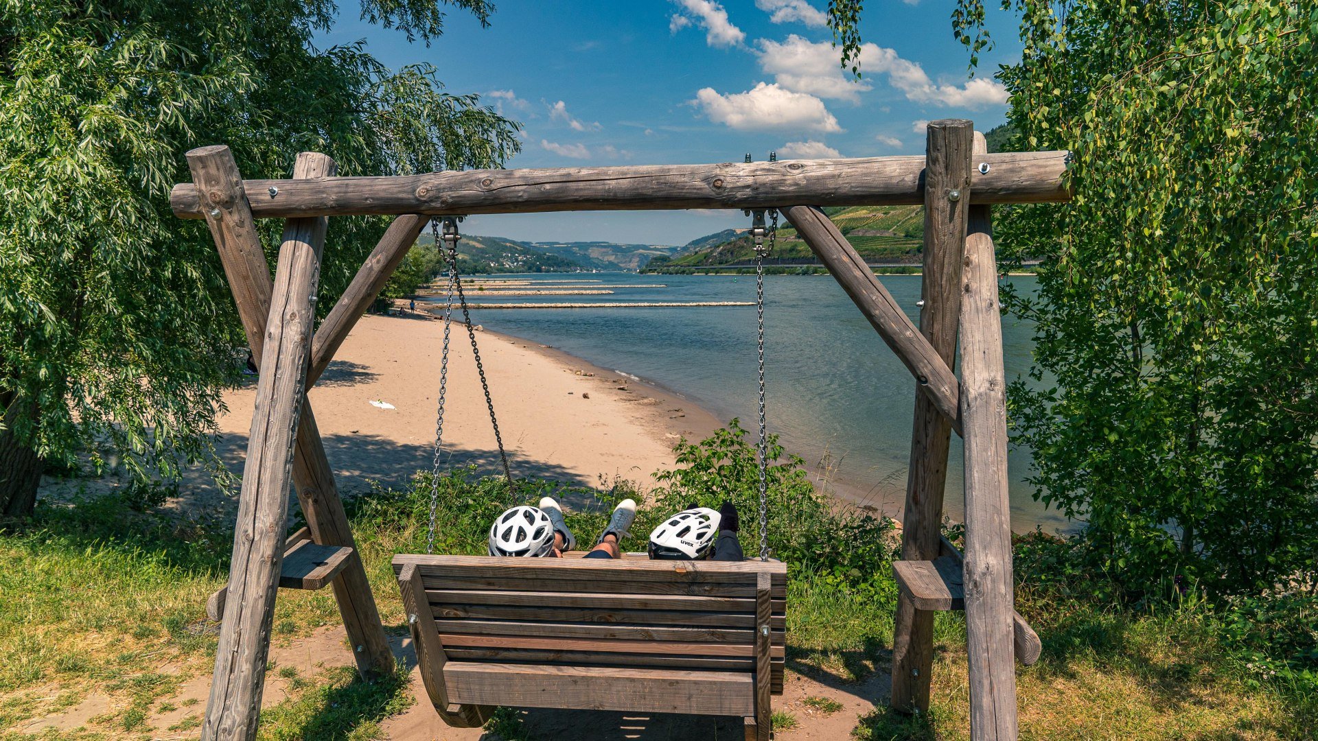 Schaukel mit Aussicht | © Maximilian Semsch/Romantischer Rhein Tourismus Schaukel mit Aussicht | © Maximilian Semsch/Romantischer Rhein Tourismus