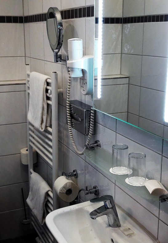 Zimmer 105 Bad | &copy; Hotel zum Anker
