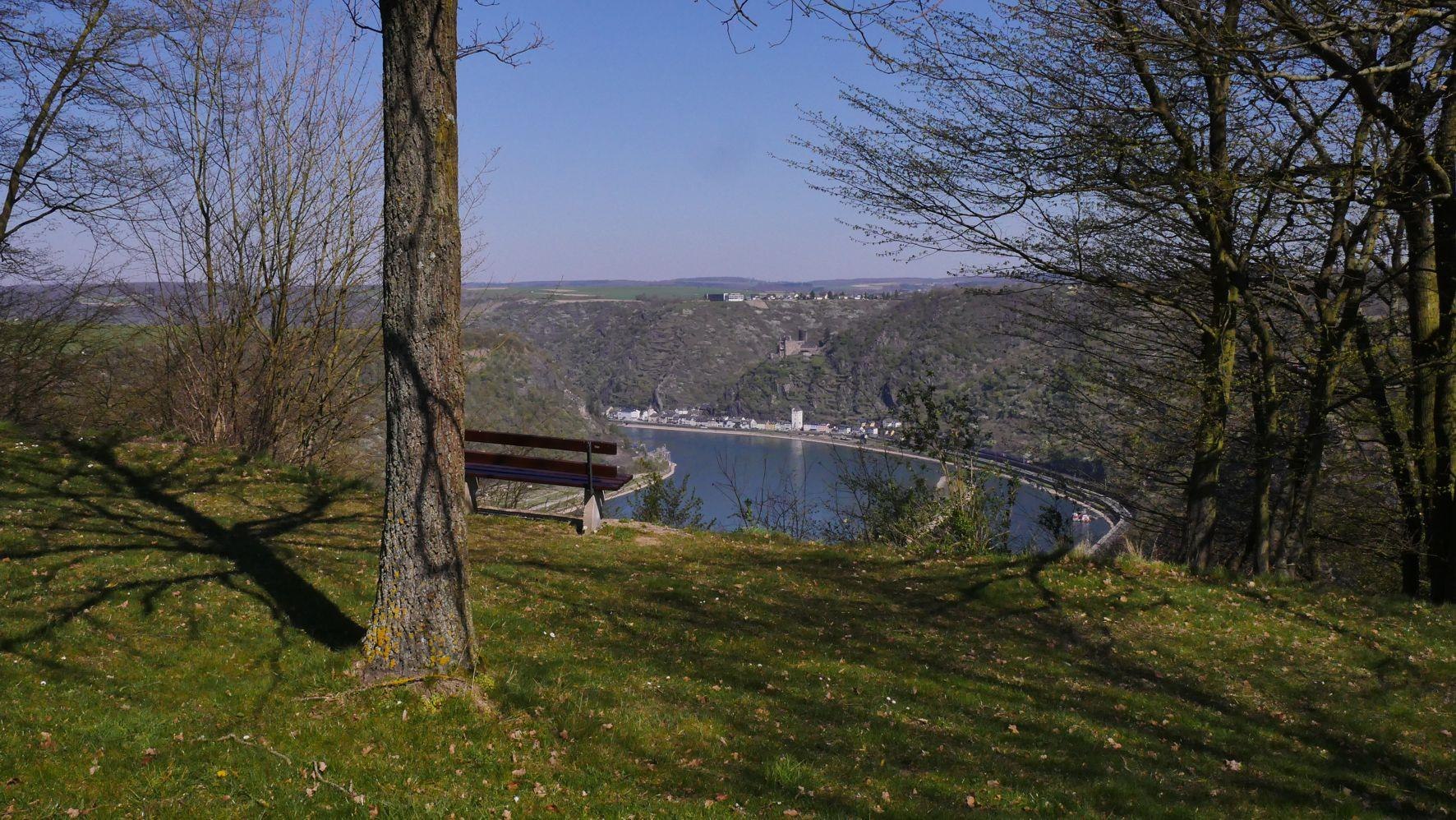 Aussichtsplatz mit Ruhebank | © Bernhard Vogt Aussichtsplatz mit Ruhebank | © Bernhard Vogt