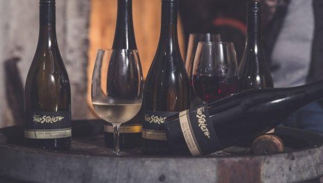 Weinflasche Weingut Strieth | &copy; Weingut Strieth