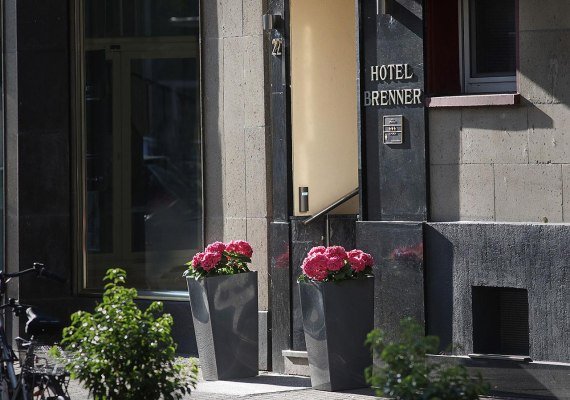 Hoteleingang | &copy; Hotel Brenner GmbH