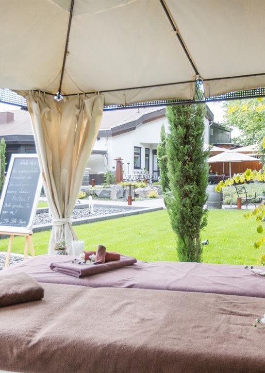 Paarmassage-Saunagarten | &copy; Dennis Schreiber