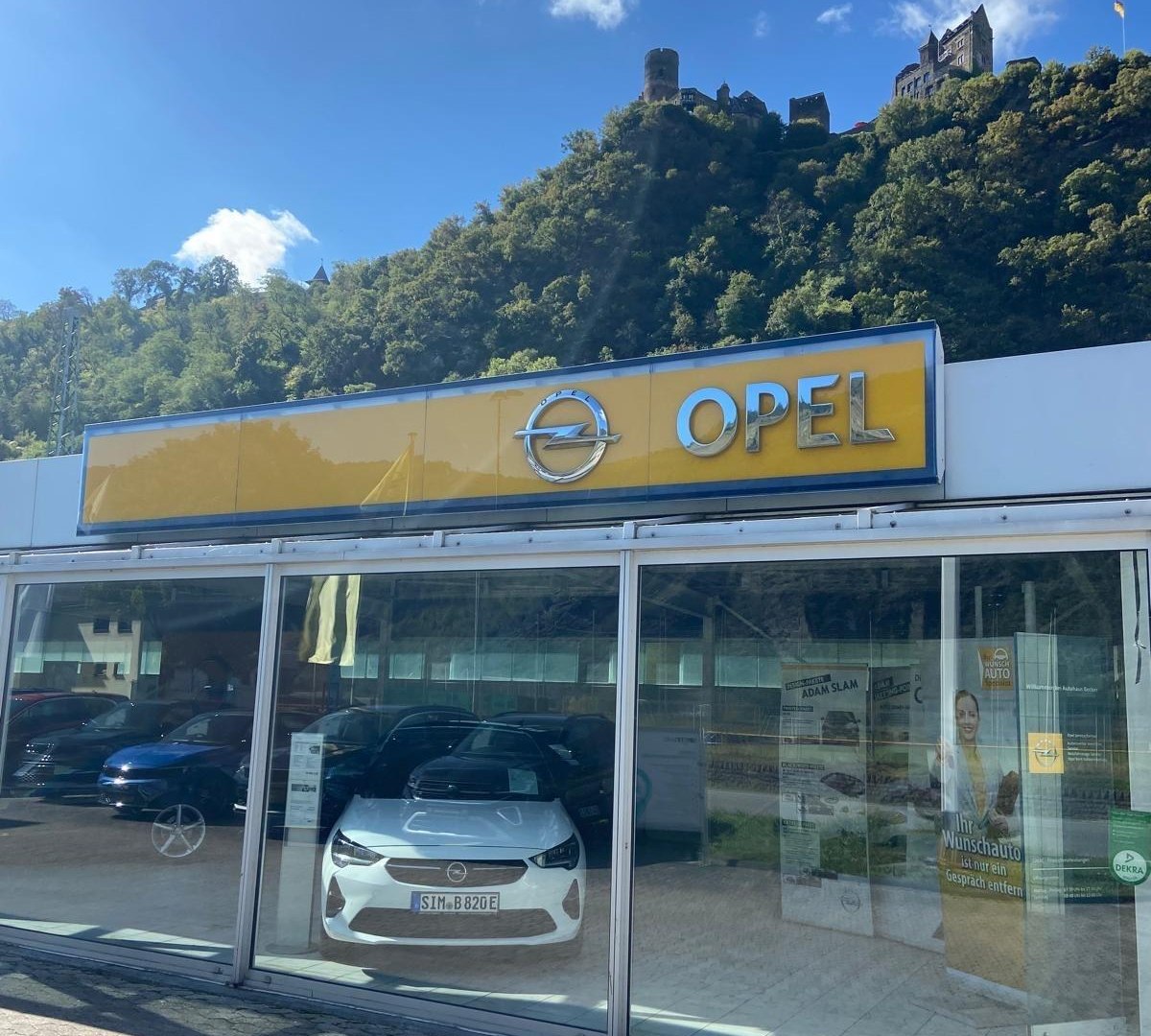Opel mit Aussicht | © Fam. Becker, Oberwesel Opel mit Aussicht | © Fam. Becker, Oberwesel