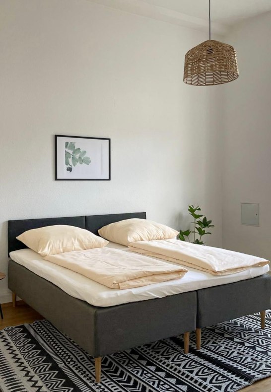 1-PHOTO-2025-04-02-14-22-16 1 | &copy; &copy; 2025 LaBed