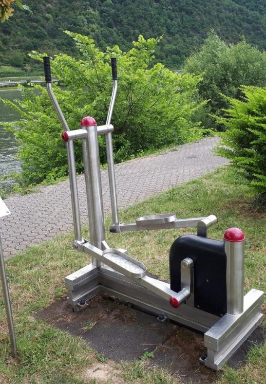 Ganzkoerpertrainer | &copy; Gemeinde Spay, Thomas Becker