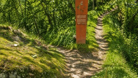 Stele | &copy; Armin Schaust
