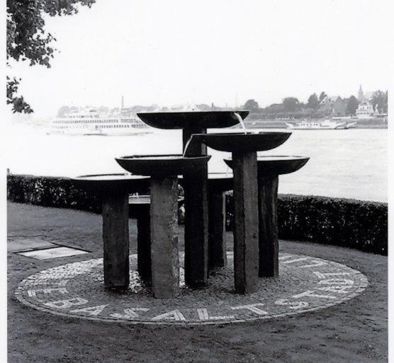 Basalt Brunnen | &copy; Inge Heim