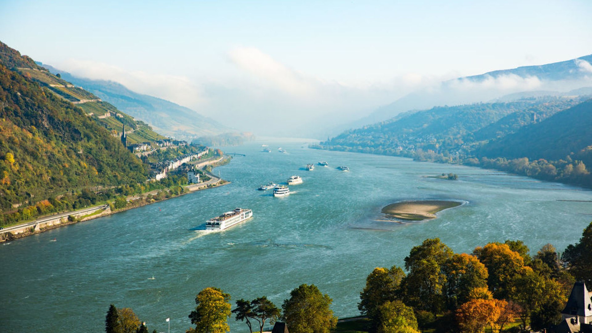 Der Rhein als vielbefahrene Verkehrsache | © Romantischer Rhein Tourismus GmbH / Fotograf Henry Tornow Der Rhein als vielbefahrene Verkehrsache | © Romantischer Rhein Tourismus GmbH / Fotograf Henry Tornow