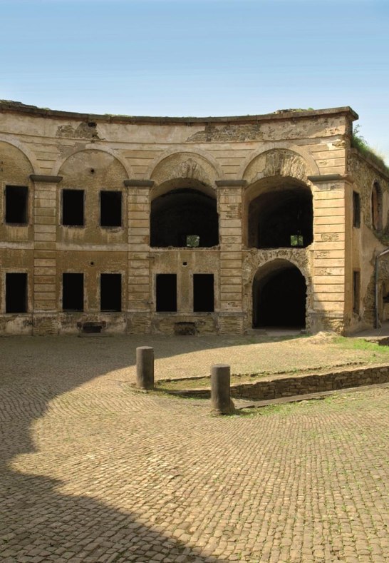Fort Asterstein Innenhof | &copy; Koblenz Touristik GmbH