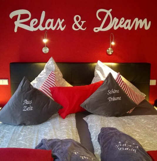 Relax & Dream Boxspringbett | © Petra Erbar Relax & Dream Boxspringbett | © Petra Erbar