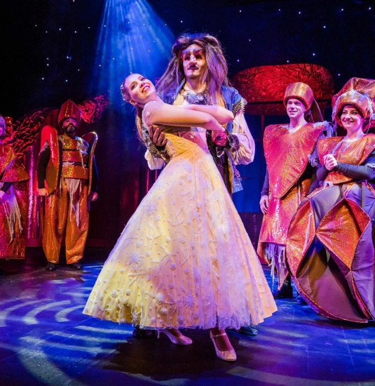 Die Schöne und das Biest | © Nilz Böhme/ Theater Liberi Die Schöne und das Biest | © Nilz Böhme/ Theater Liberi