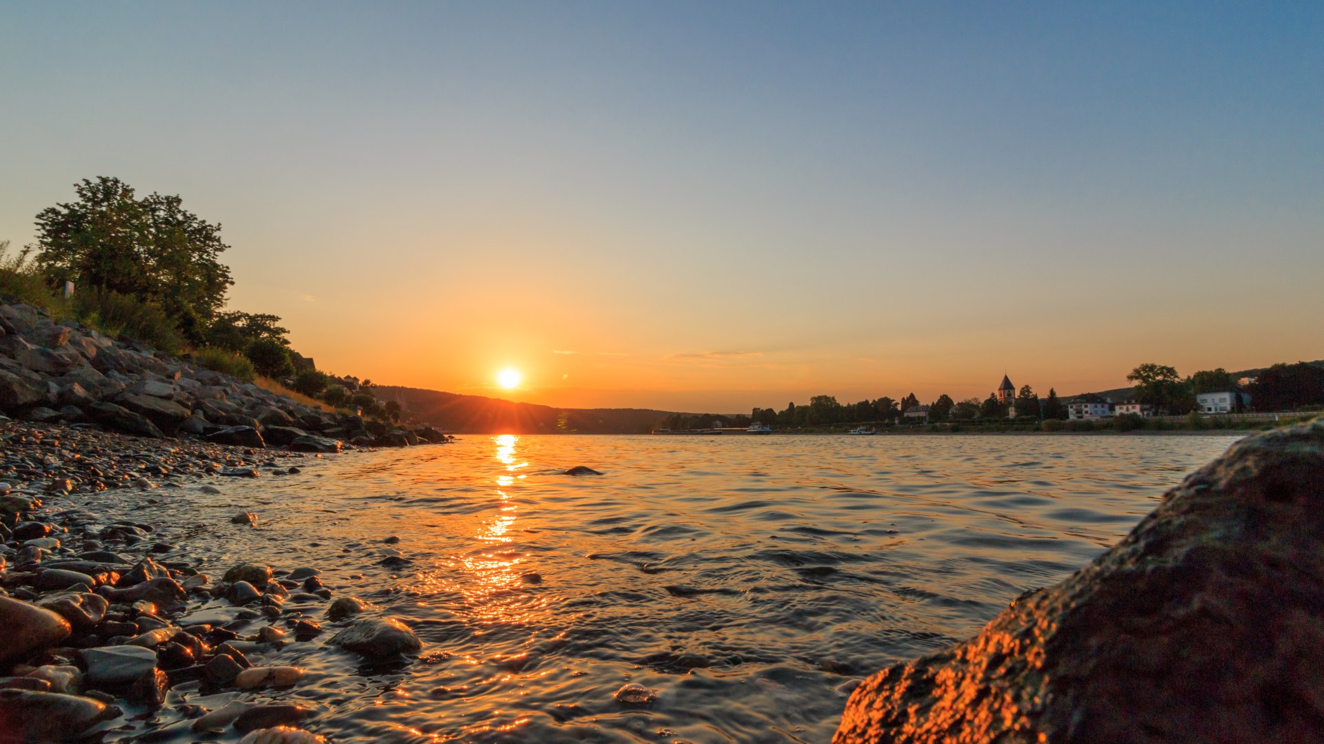 Abendstimmung an der Remagener Rheinpromenade | &copy; Luca Lamonte-Austin/Romantischer Rhein Tourismus GmbH