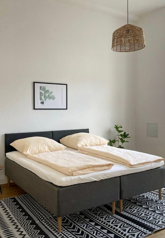 1-PHOTO-2025-04-02-14-22-16 1 | &copy; &copy; 2025 LaBed