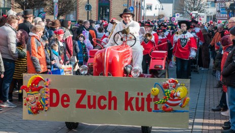 Karnevalsumzug im M&uuml;hlheim-K&auml;rlich | &copy; J&ouml;rg Niepagen / Rheinland-Pfalz Tourismus GmbH