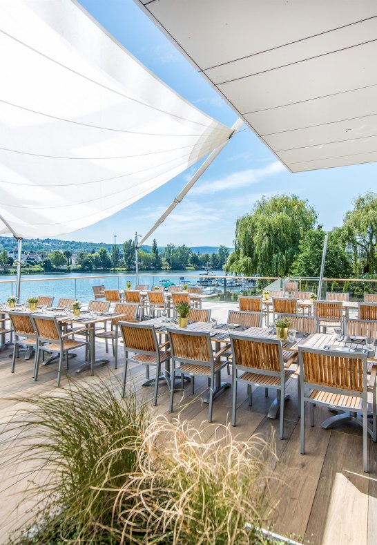Landgang Terrassenansicht 1 | &copy; F&auml;hrhaus - Artur Lik Fotografie