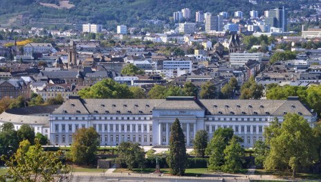 Schloss mit Schlossstufen | &copy; Koblenz Touristik GmbH / Johannes Bruchhof