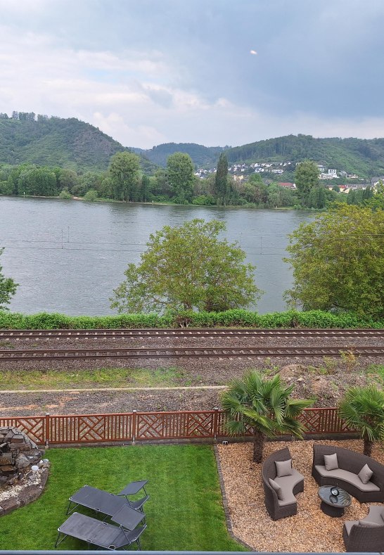 Ausblick von der Ferienwohnung ins Rheintal | &copy; Tourist-Info Erlebnis Rheinbogen