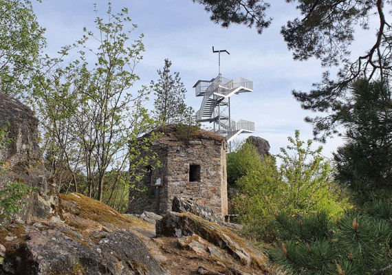 Turm Spitzer Stein historisch und neu | &copy; TI Hunsr&uuml;ck-Mittelrhein