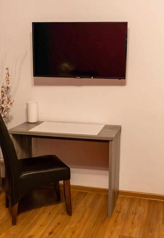 Arbeitsecke mit TV und WLAN | © fotozauberkoblenz.de