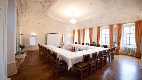 Greiffenclausaal Bestuhlung U-Form | &copy; Saskia Marloh