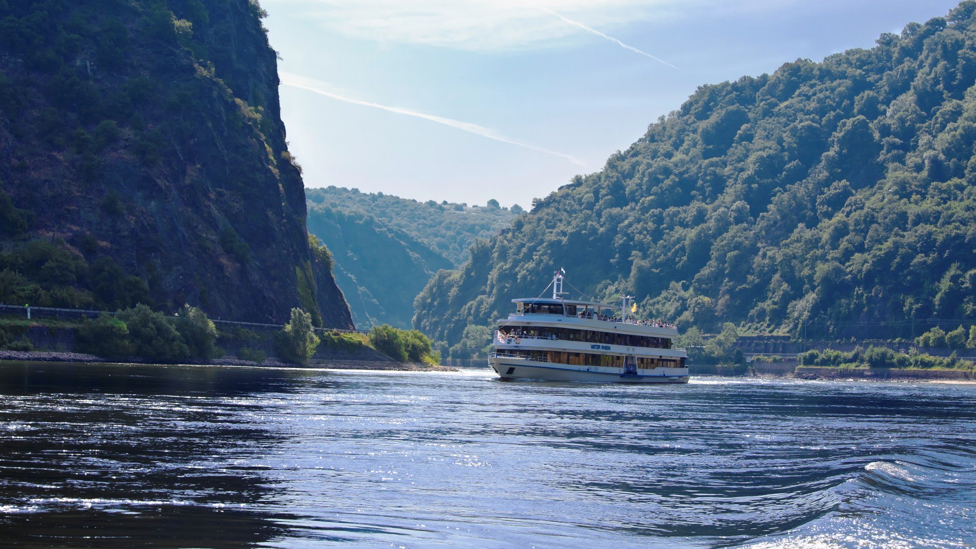 Schiff an der Loreley | © Werbeagentur Knopf Schiff an der Loreley | © Werbeagentur Knopf
