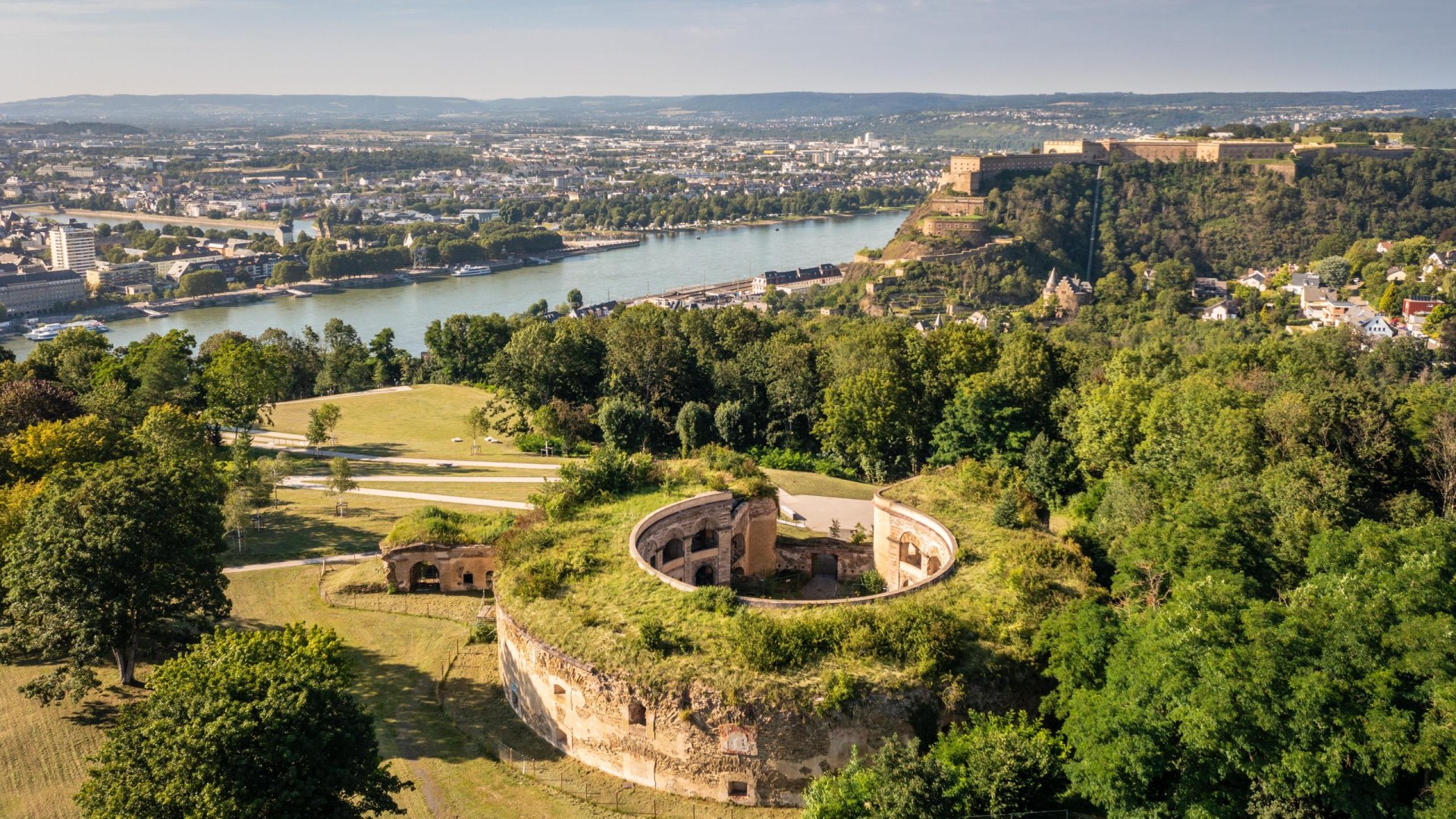Fort Asterstein und Festung Ehrenbreitstein | © Koblenz-Touristik GmbH / Dominik Ketz Fort Asterstein und Festung Ehrenbreitstein | © Koblenz-Touristik GmbH / Dominik Ketz