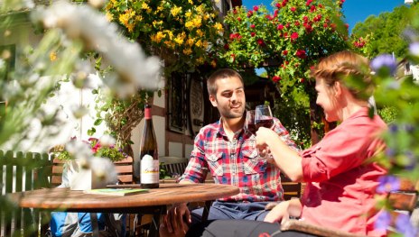 Wanderpause beim Winzer | &copy; Dominik Ketz / Rheonland-Pfalz Tourismus GmbH