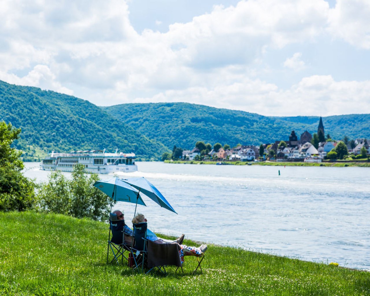 Pause am Rheinufer in Braubach | © Fotograf Henry Tornow | Romantischer Rhein Tourismus GmbH Pause am Rheinufer in Braubach | © Fotograf Henry Tornow | Romantischer Rhein Tourismus GmbH