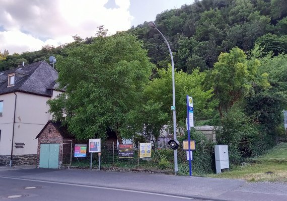 Defi an der Bushaltestelle | © C. Vogt Defi an der Bushaltestelle | © C. Vogt