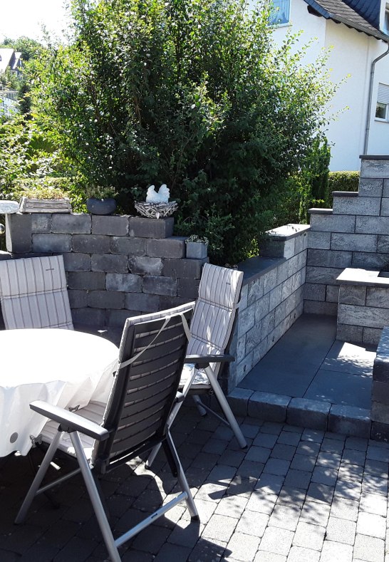 Wasserfall+Sitzgruppe | &copy; Hedi Sommers