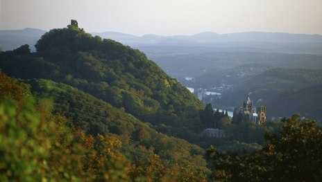 Drachenfels und Schloss Drachenburg | &copy; Klaus-Peter Kappest, Romantischer Rhein Tourismus GmbH