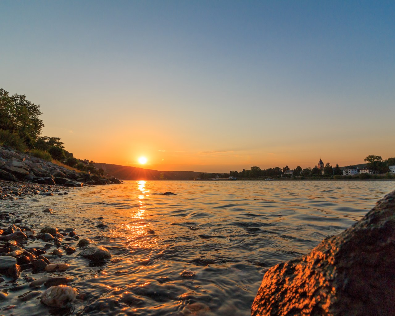 Abendstimmung an der Remagener Rheinpromenade | © Luca Lamonte-Austin/Romantischer Rhein Tourismus GmbH Abendstimmung an der Remagener Rheinpromenade | © Luca Lamonte-Austin/Romantischer Rhein Tourismus GmbH