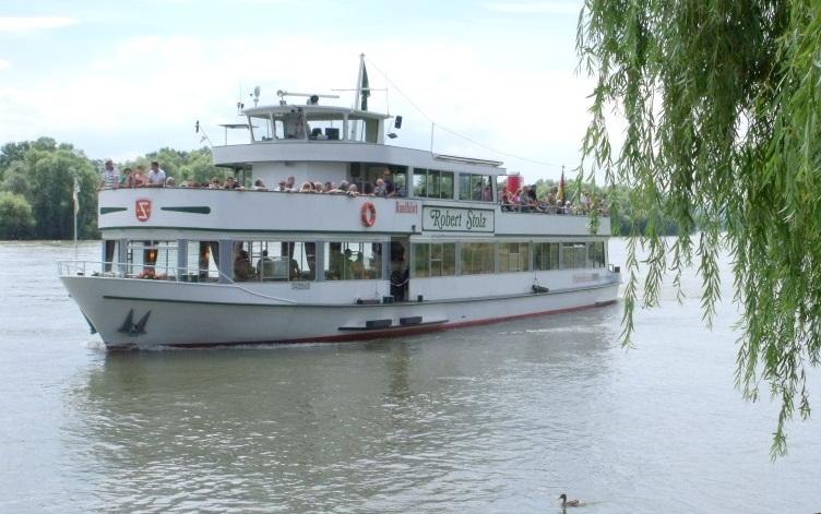 Robert Stolz | &copy; Charterliner van de L&uuml;cht